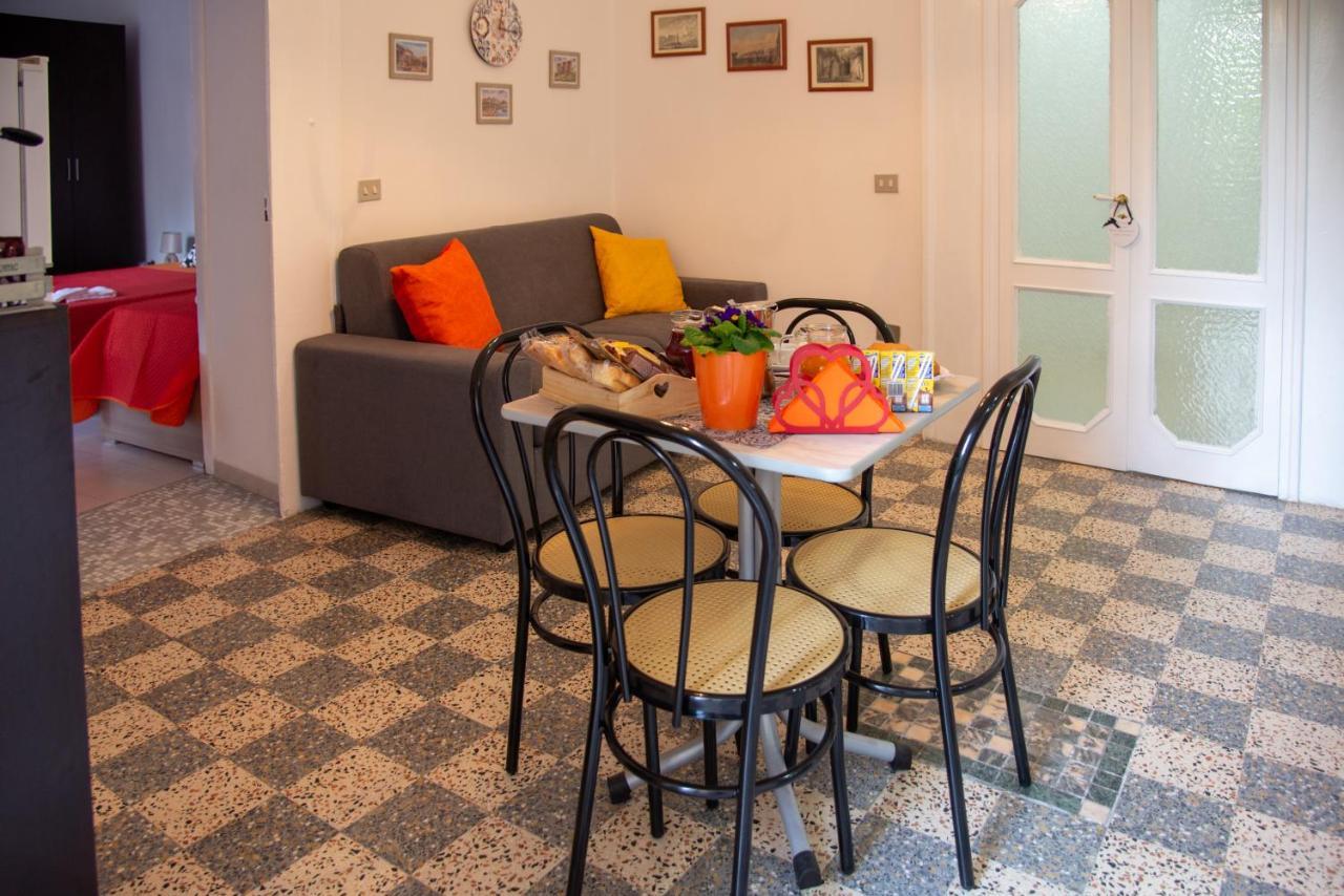 Domus Anticaglia By Domusextra Apartment Naples Luaran gambar