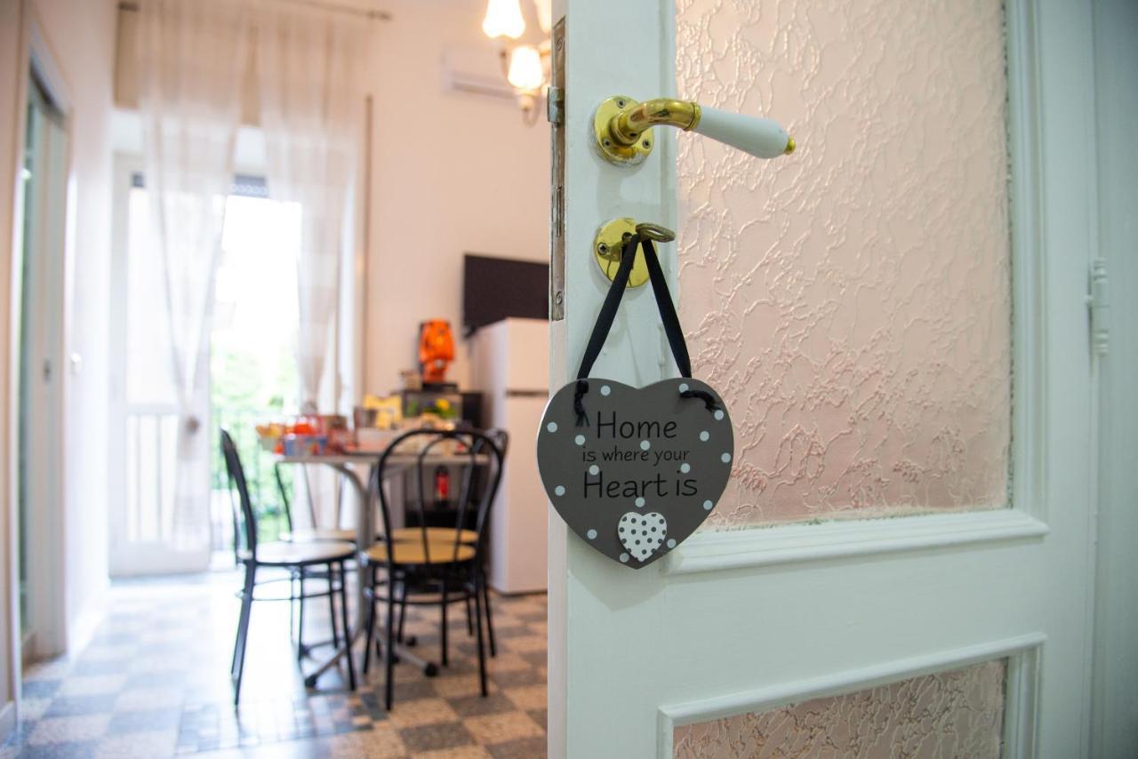 Domus Anticaglia By Domusextra Apartment Naples Luaran gambar