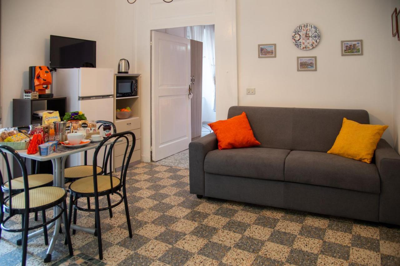 Domus Anticaglia By Domusextra Apartment Naples Luaran gambar