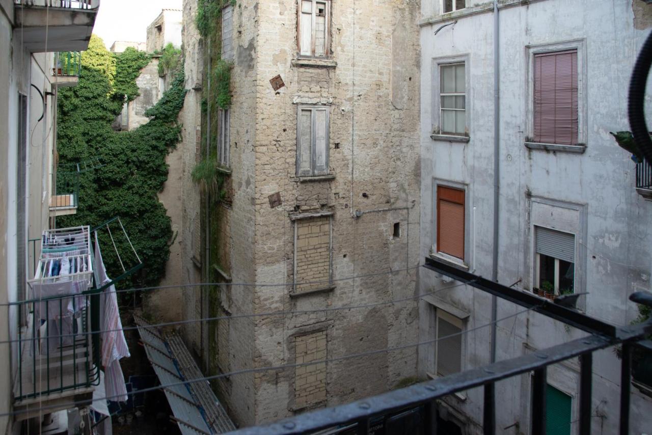 Domus Anticaglia By Domusextra Apartment Naples Luaran gambar
