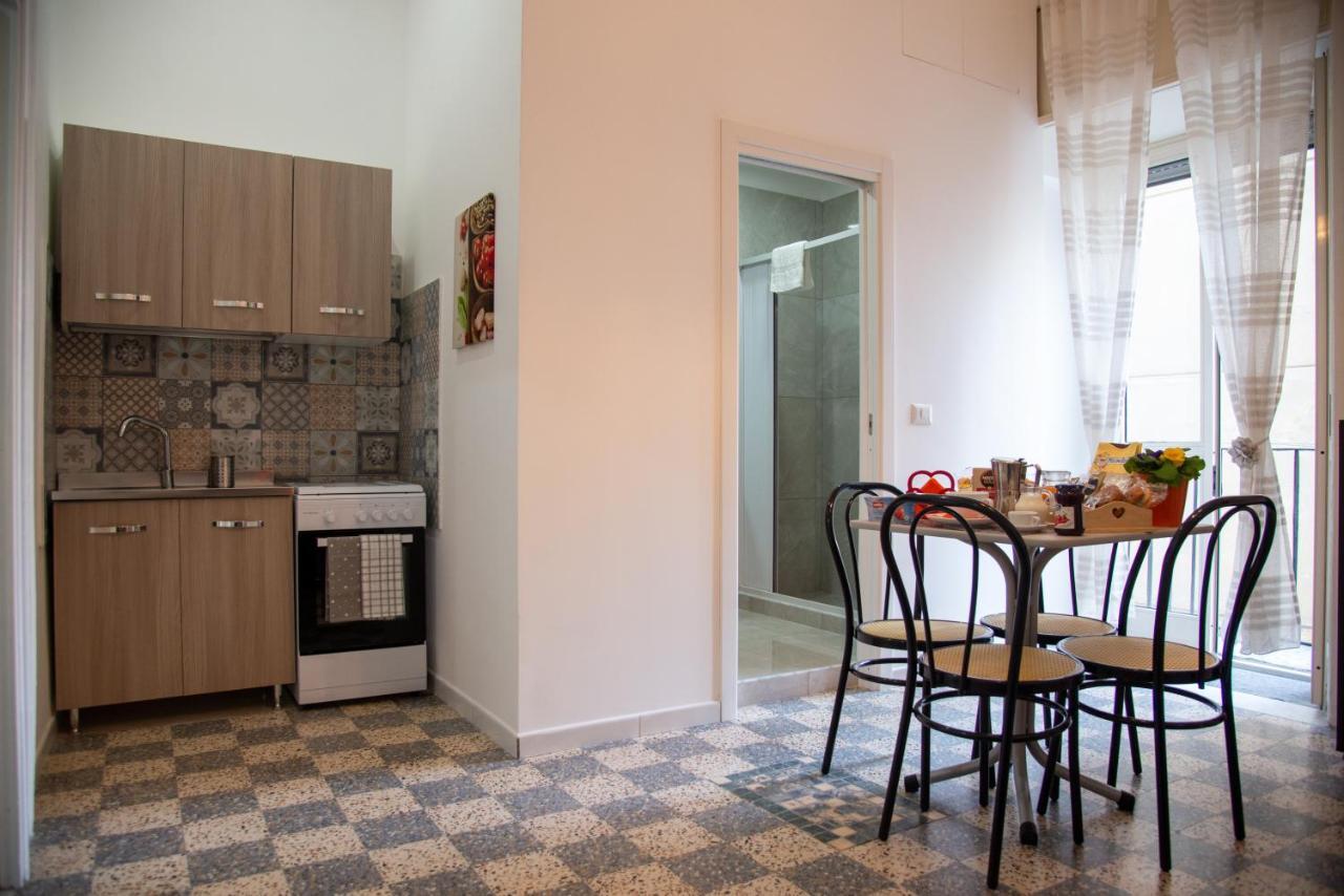 Domus Anticaglia By Domusextra Apartment Naples Luaran gambar