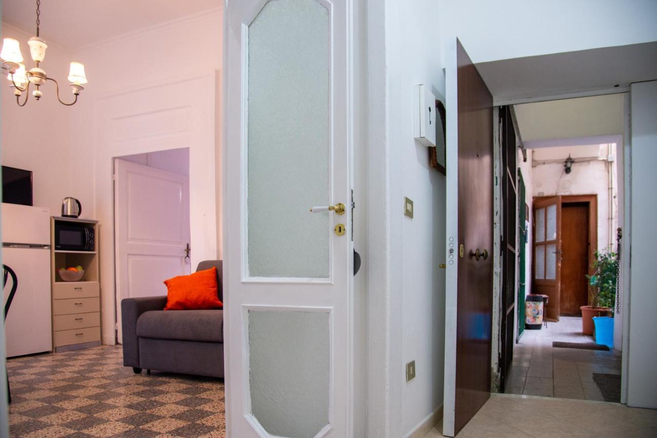 Domus Anticaglia By Domusextra Apartment Naples Luaran gambar