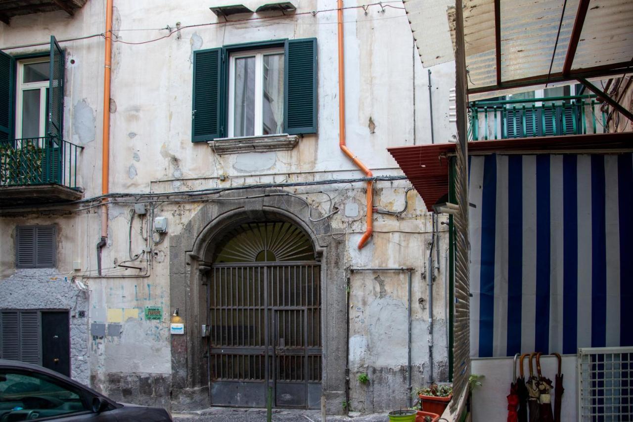 Domus Anticaglia By Domusextra Apartment Naples Luaran gambar