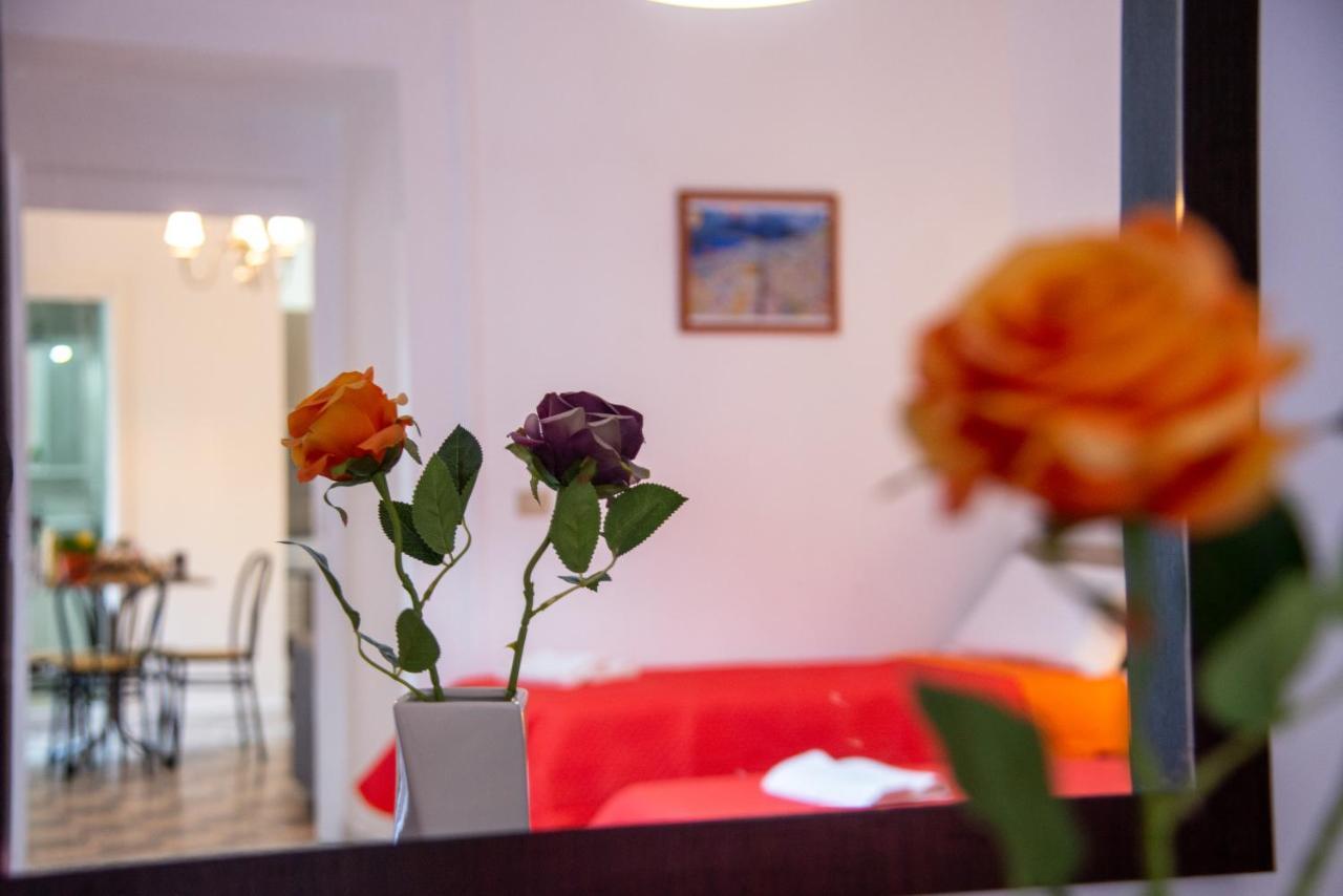 Domus Anticaglia By Domusextra Apartment Naples Luaran gambar