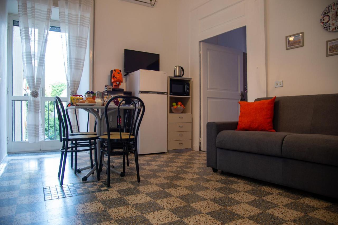 Domus Anticaglia By Domusextra Apartment Naples Luaran gambar