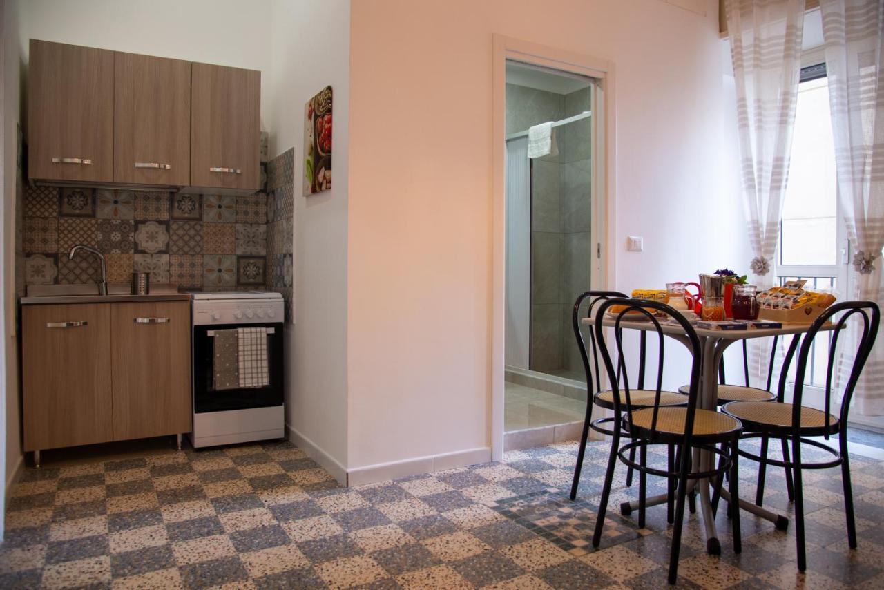 Domus Anticaglia By Domusextra Apartment Naples Luaran gambar