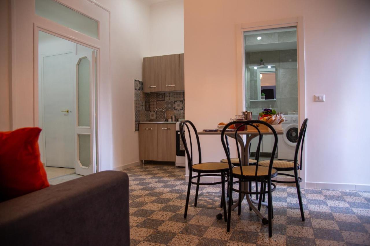 Domus Anticaglia By Domusextra Apartment Naples Luaran gambar